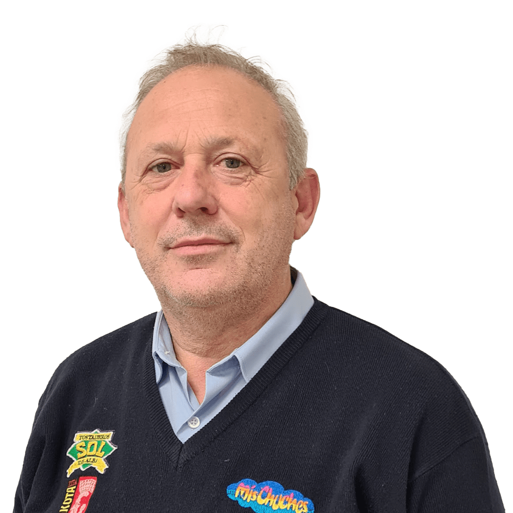 Luis Cruz Navarro, Comercial